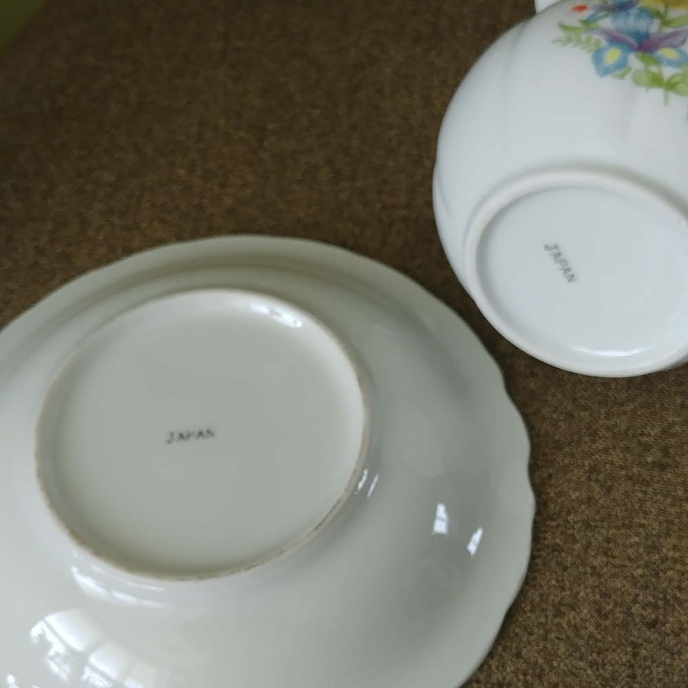 Ceramic Pitcher with plate Made in Japan - Picture 7 of 9